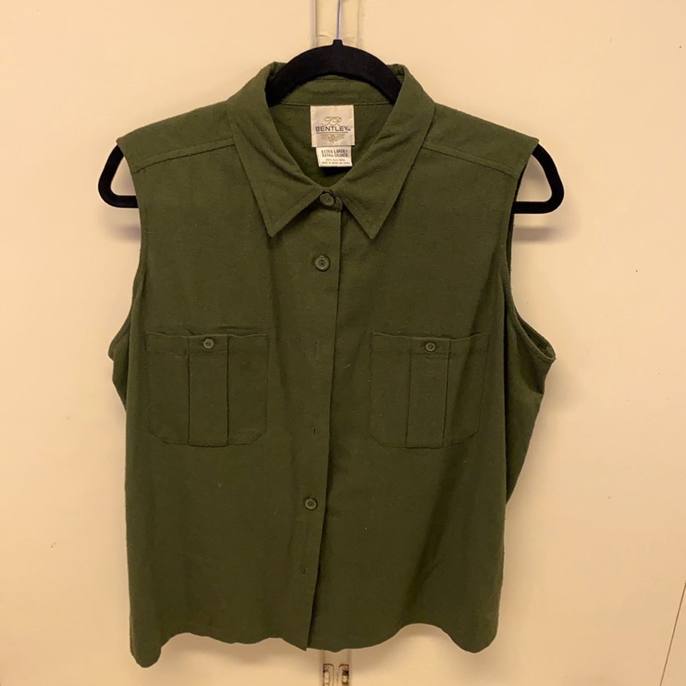 Silk Khaki sleeveless shirt. Size large
